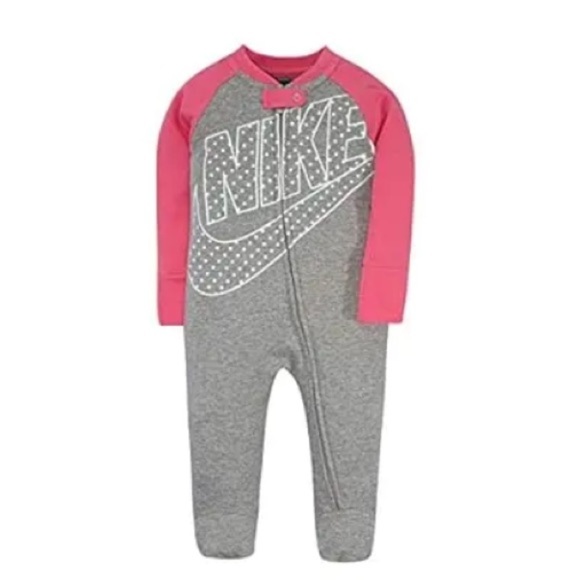 NIKE BABY SPORTSWEAR GRAPHIC FOOTED COVERALL DARK GREY HEATHER/PINK - 3 MO - Picture 1 of 3
